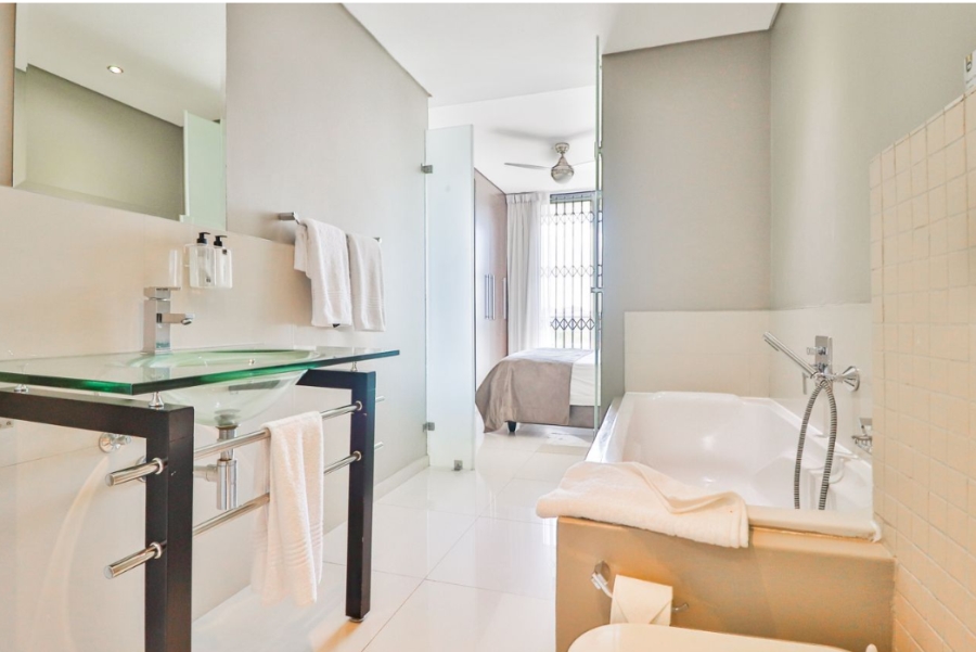 1 Bedroom Property for Sale in Beachfront Western Cape